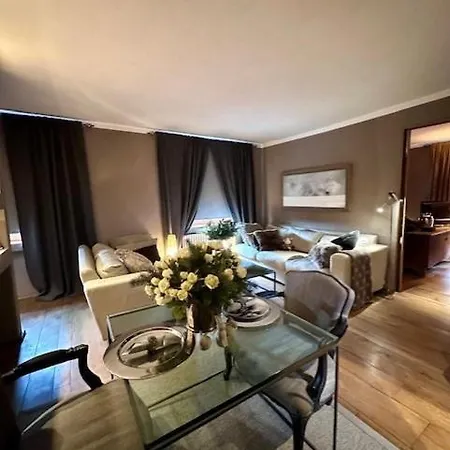 Cosy Penthouse Village Apartment